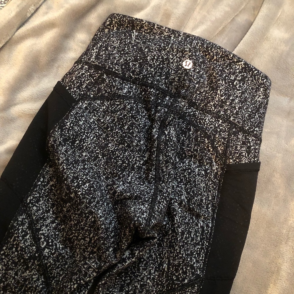 Lululemon 25” tights - Picture 3 of 7